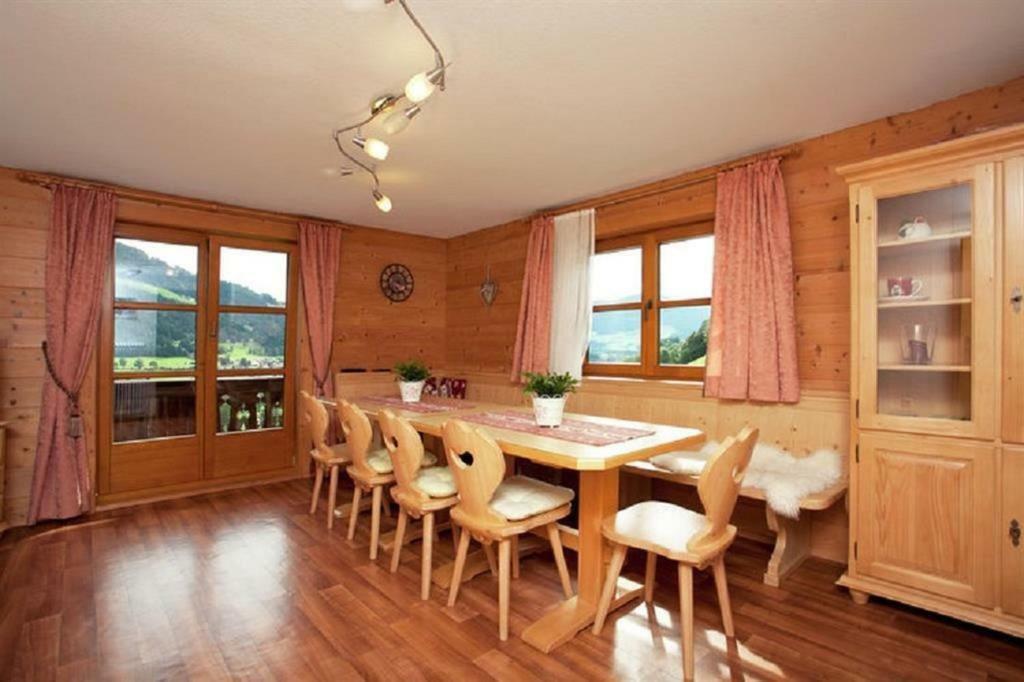 Haus Waldhof Apartamento Brixen im Thale Exterior foto