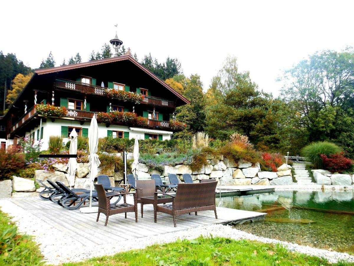 Haus Waldhof Apartamento Brixen im Thale Exterior foto